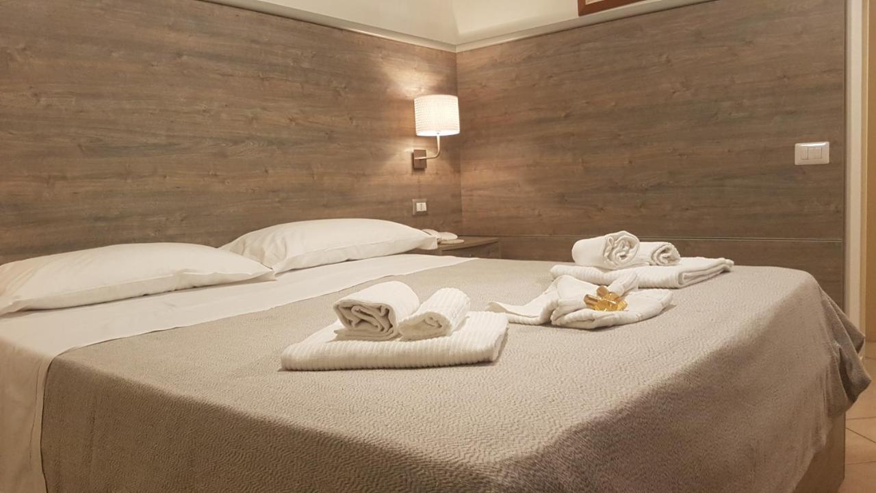 Hotel La Baia Πόντσα Εξωτερικό φωτογραφία