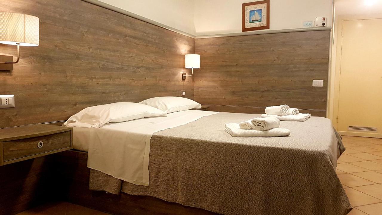 Hotel La Baia Πόντσα Εξωτερικό φωτογραφία