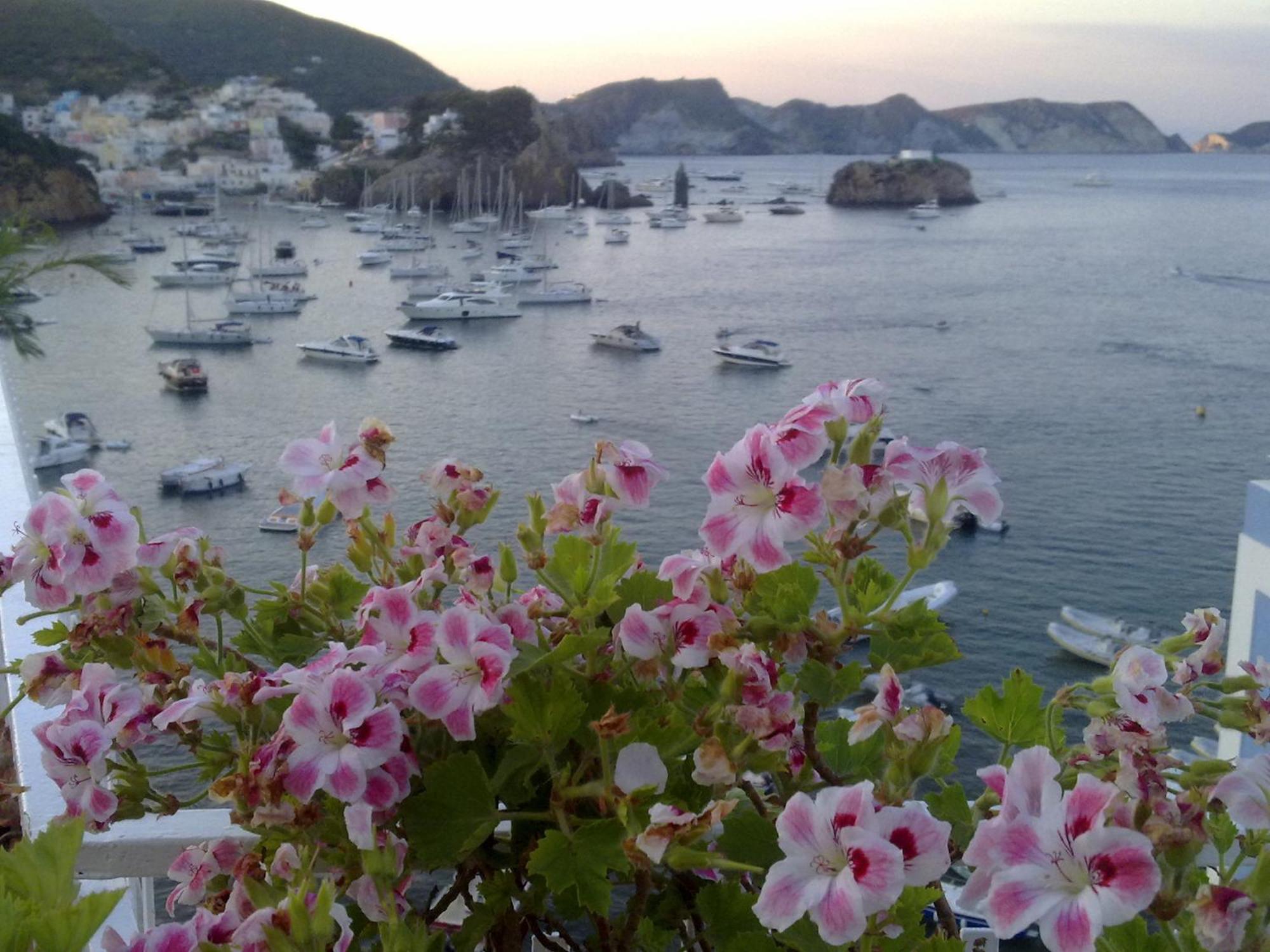 Hotel La Baia Πόντσα Εξωτερικό φωτογραφία