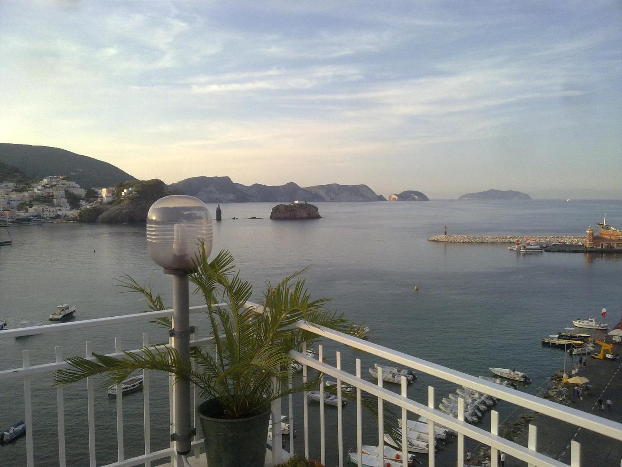 Hotel La Baia Πόντσα Εξωτερικό φωτογραφία