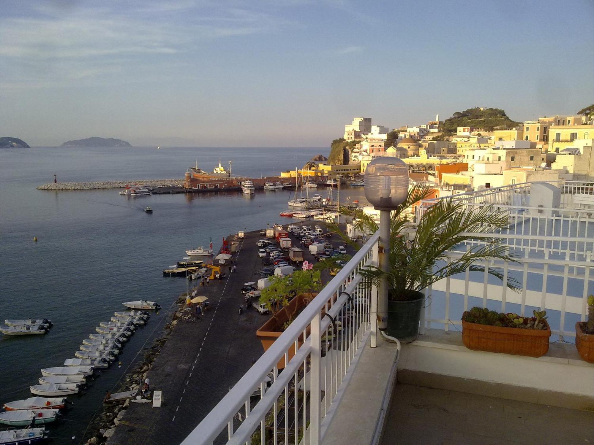 Hotel La Baia Πόντσα Εξωτερικό φωτογραφία